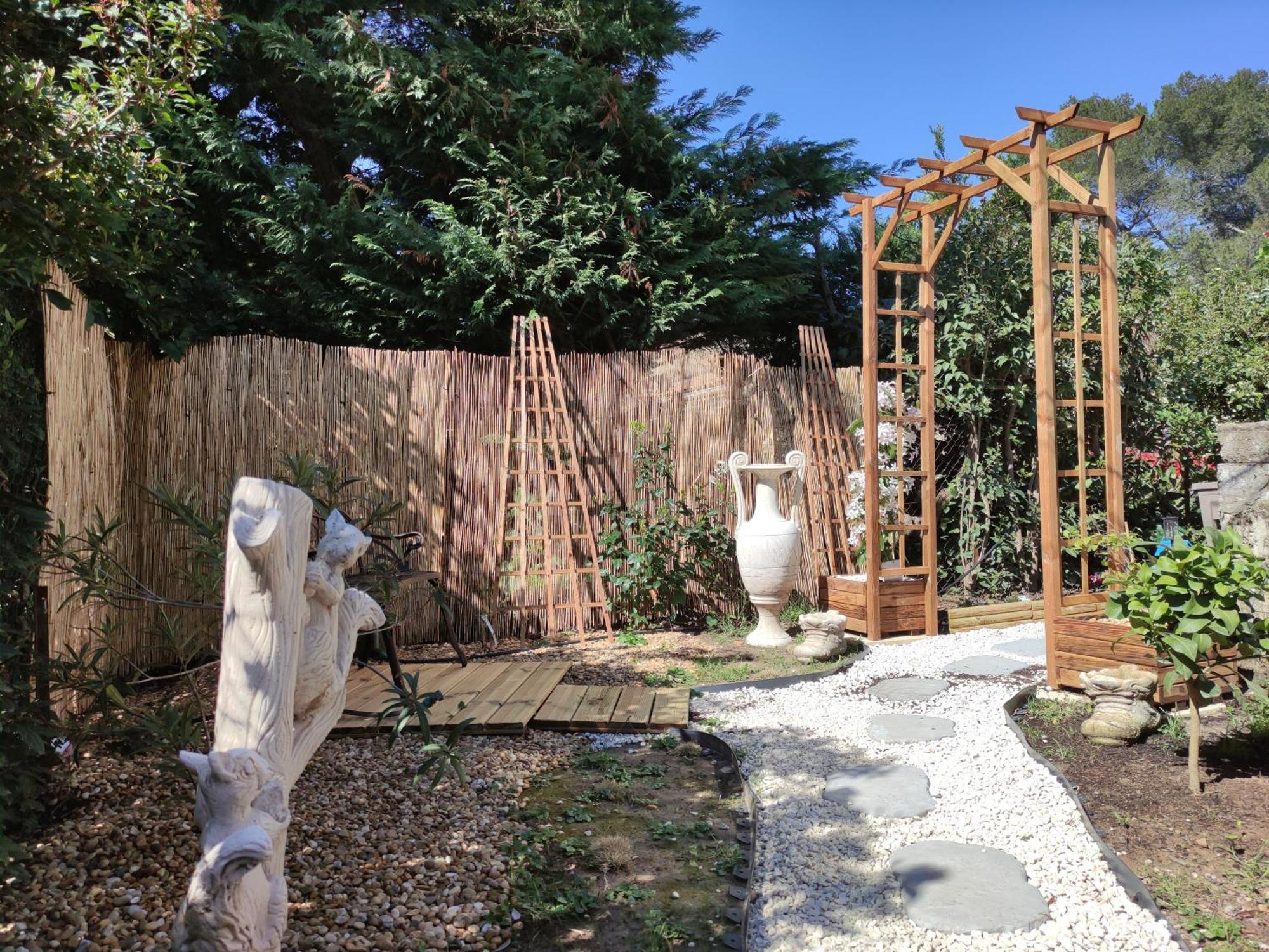 Le Jardin Des Rocailles - Villa 4 Chambres Climatisee Avec Piscine A Deux Pas D'Avignon Villeneuve-lès-Avignon Esterno foto