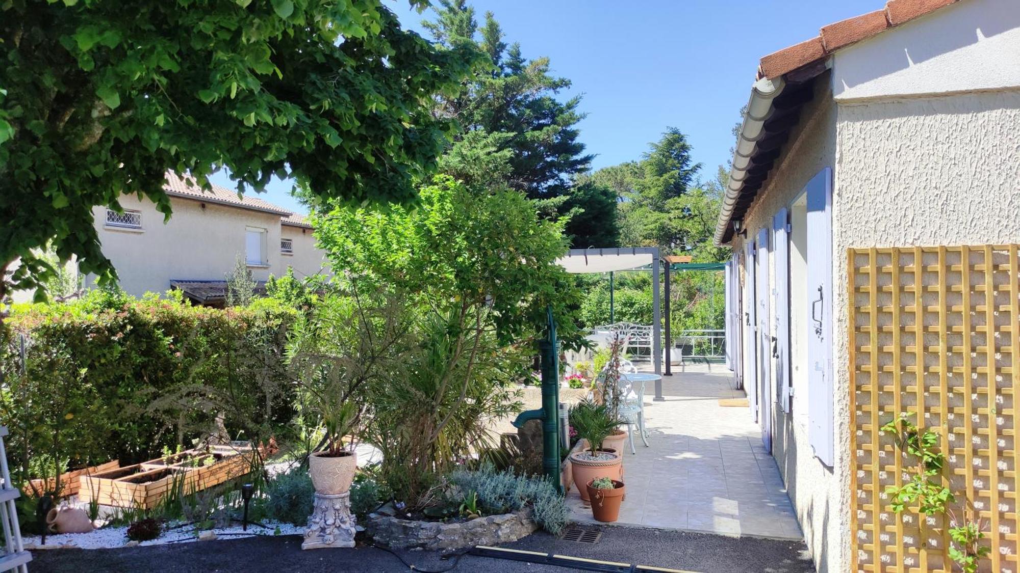 Le Jardin Des Rocailles - Villa 4 Chambres Climatisee Avec Piscine A Deux Pas D'Avignon Villeneuve-lès-Avignon Esterno foto